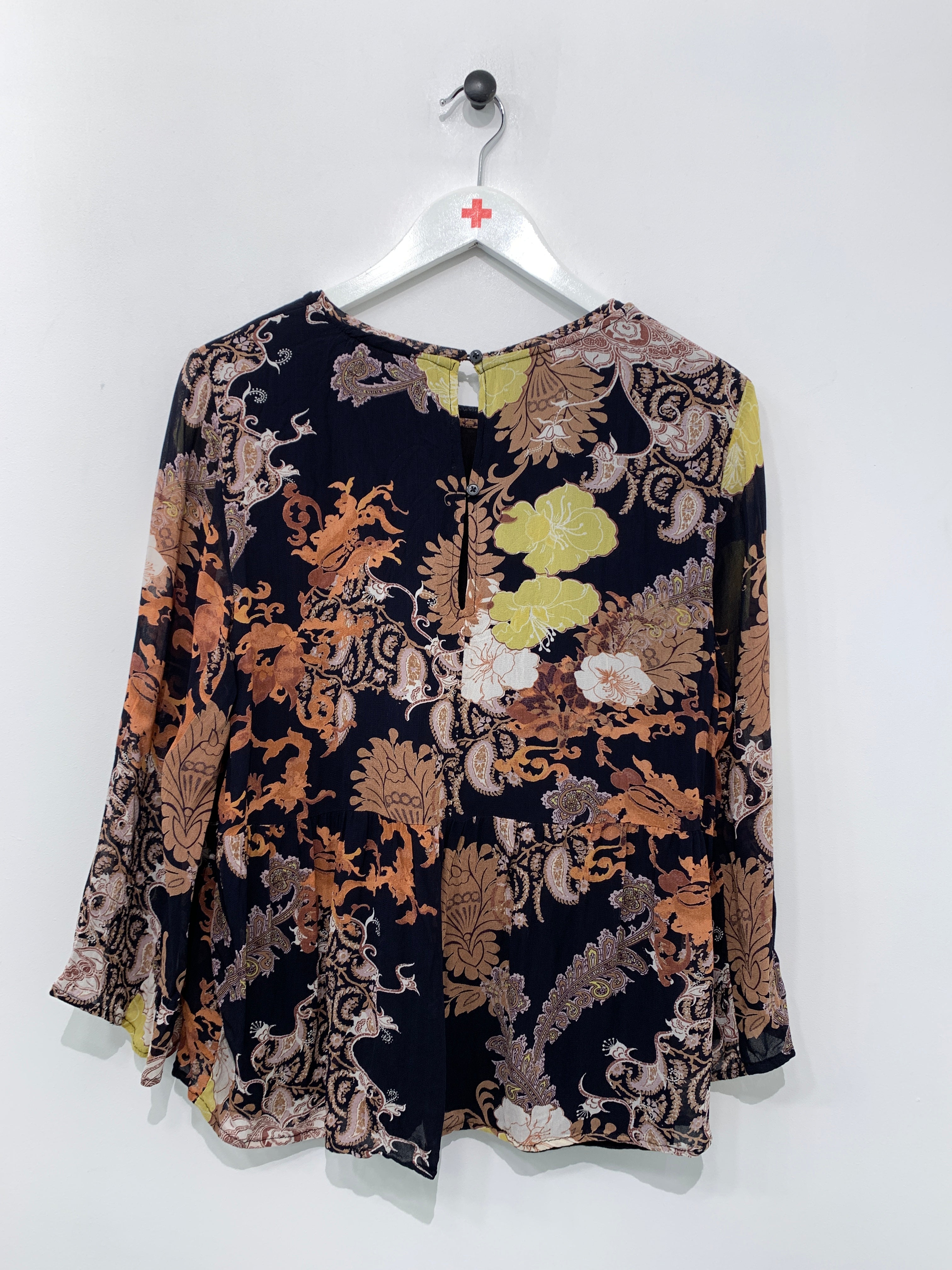 Cream bluse